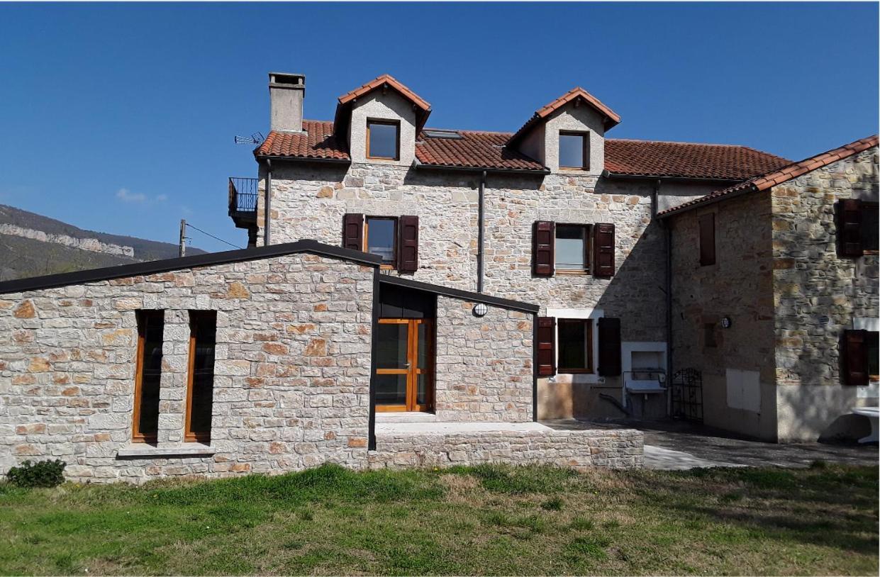 Auberge De Jeunesse Hi Millau La Maladrerie Exterior photo